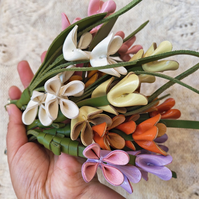 Pingente de Couro Artesanal co - Men Accessories Bouquet avaliação e preço